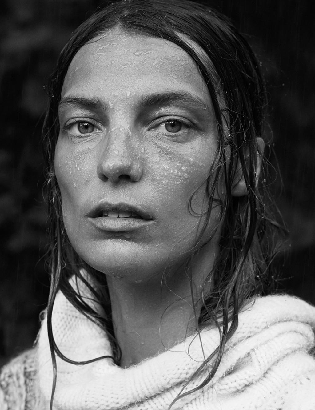 10P Daria Werbowy black  white nude photoshoot by Mikael Jansson for Interview Magaz