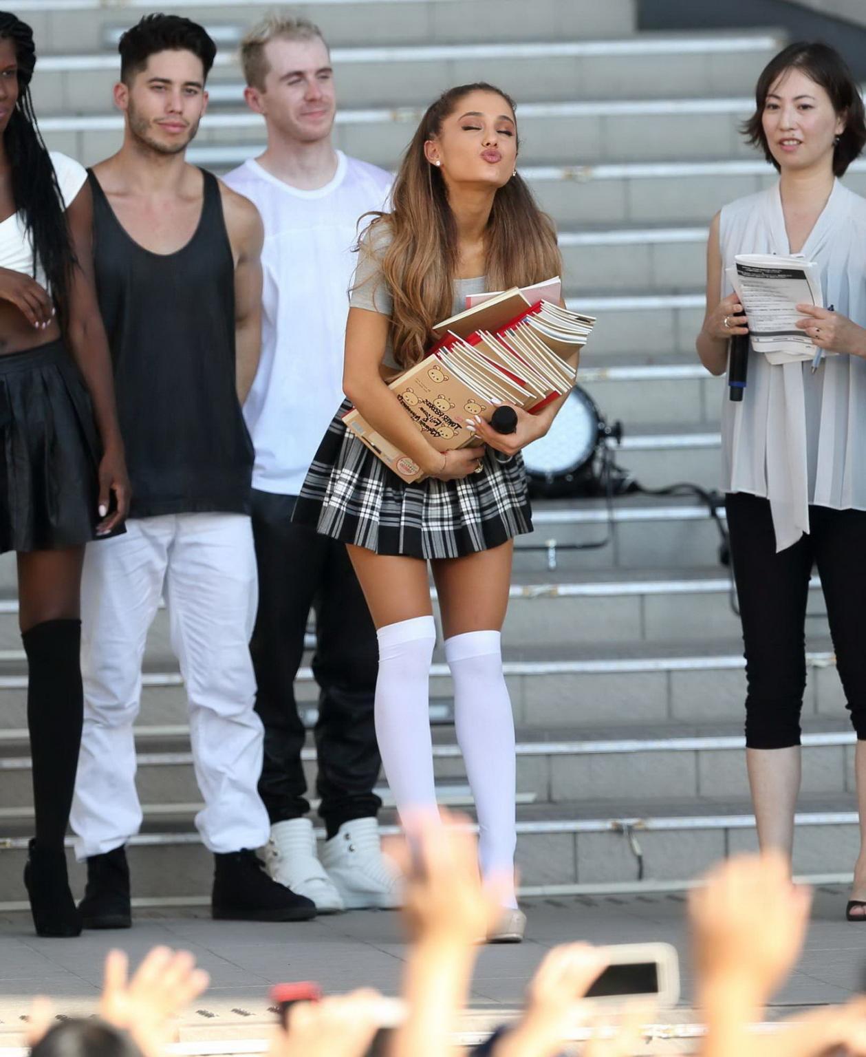 16P Ariana Grande upskirt flashing her black panties on the stage while promoting My