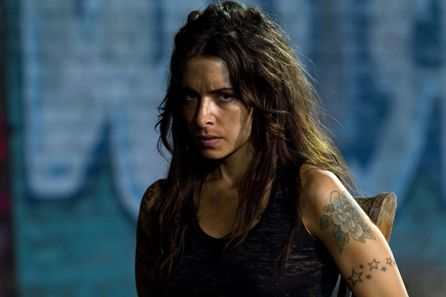 16P Sarah Shahi leaked nude pics with fake tattoos made during the Bullet in the Hea