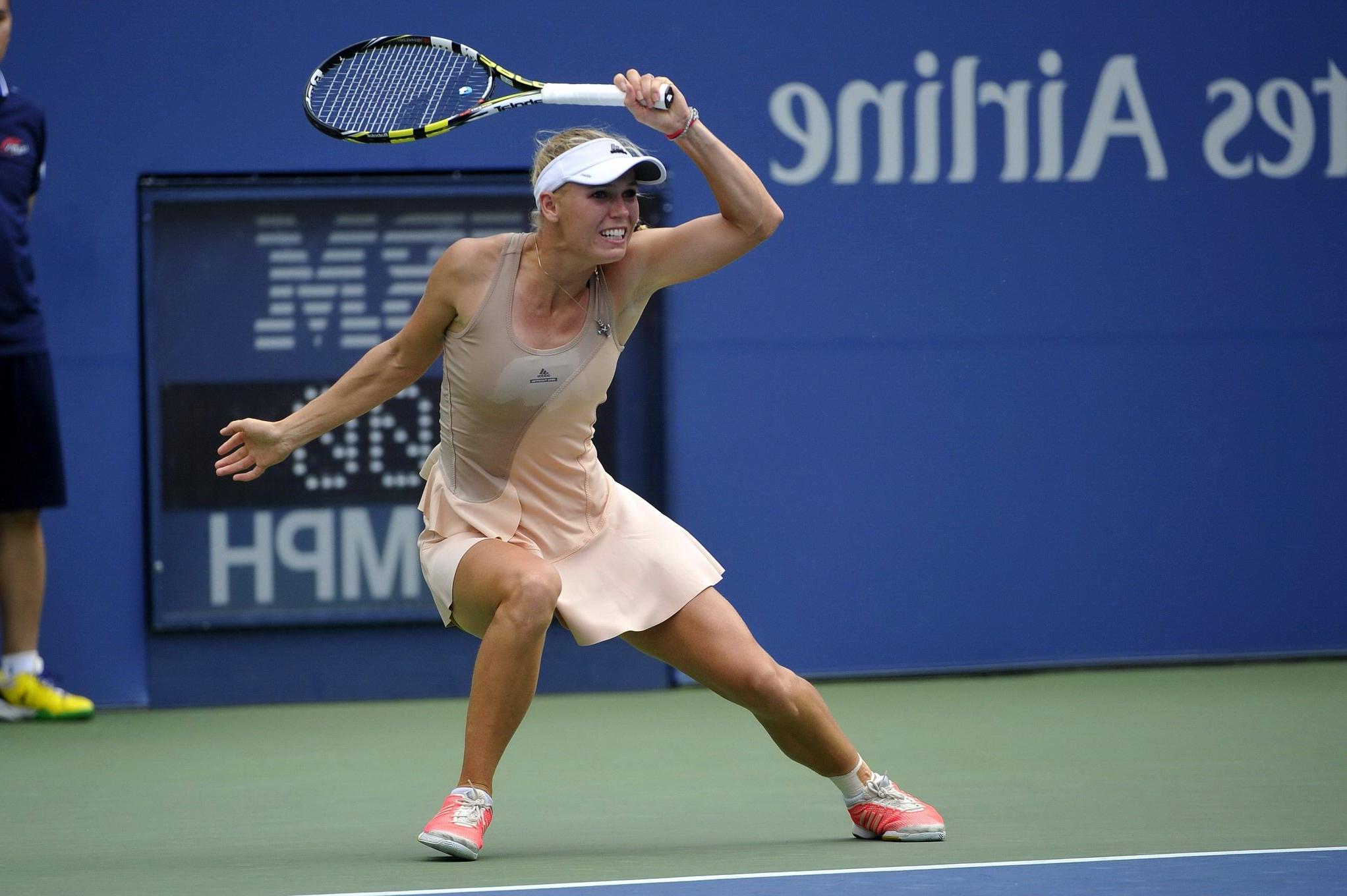 16P Caroline Wozniacki flashing her yellow panties at the US Open tennis tournament 