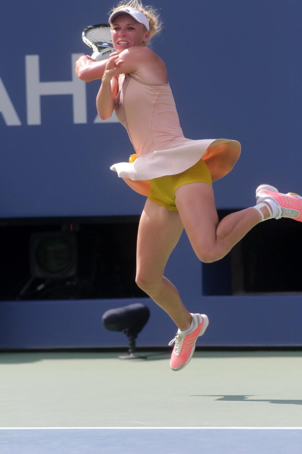 16P Caroline Wozniacki flashing her yellow panties at the US Open tennis tournament 