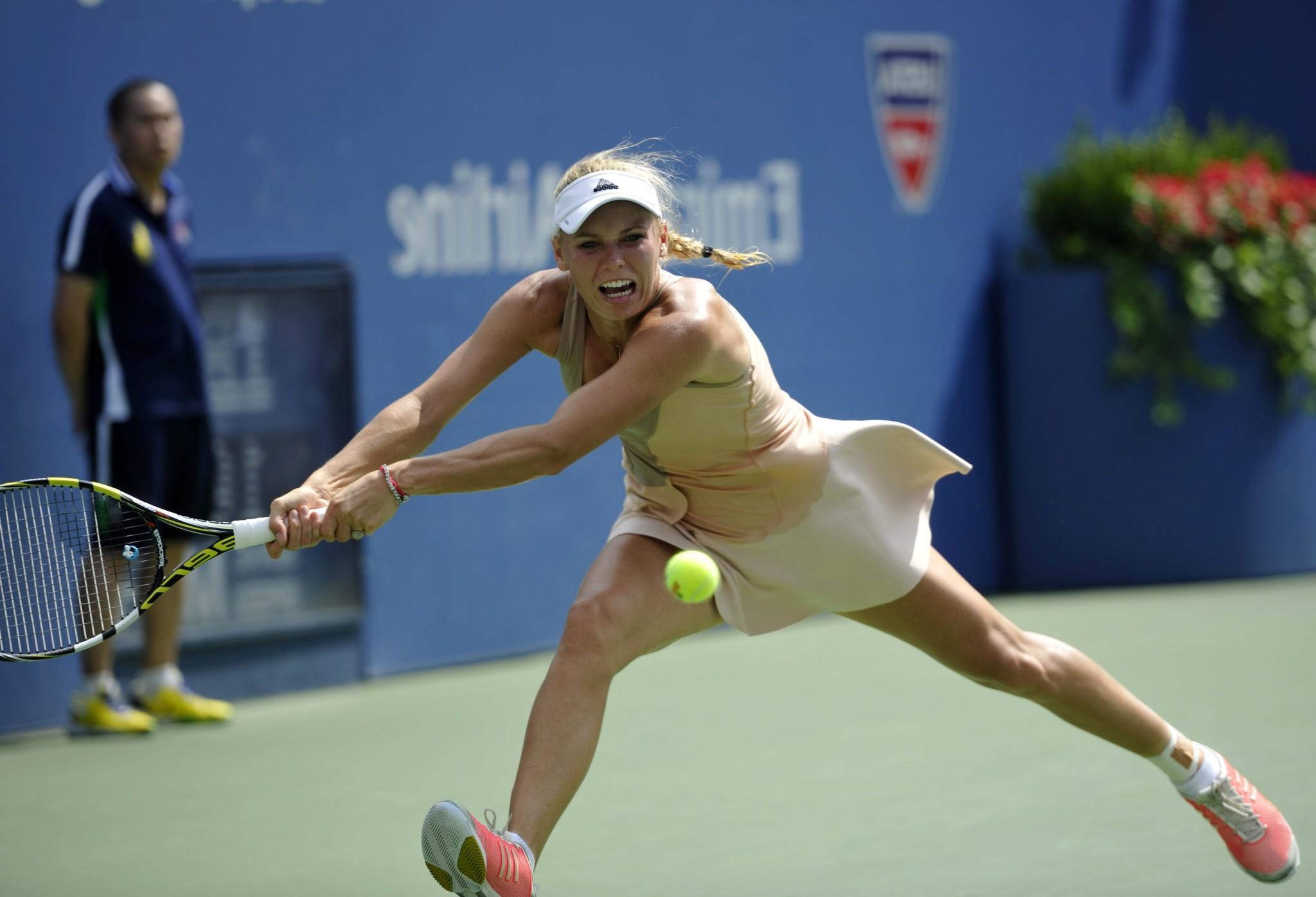 16P Caroline Wozniacki flashing her yellow panties at the US Open tennis tournament 