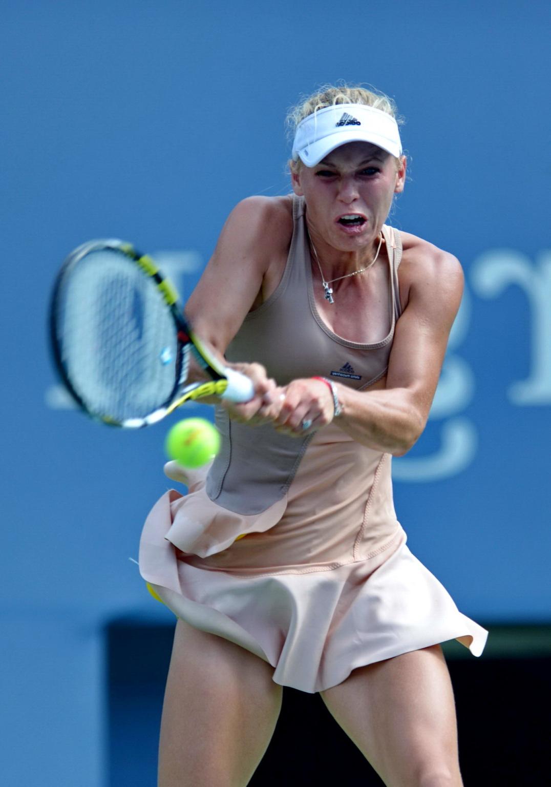16P Caroline Wozniacki flashing her yellow panties at the US Open tennis tournament 