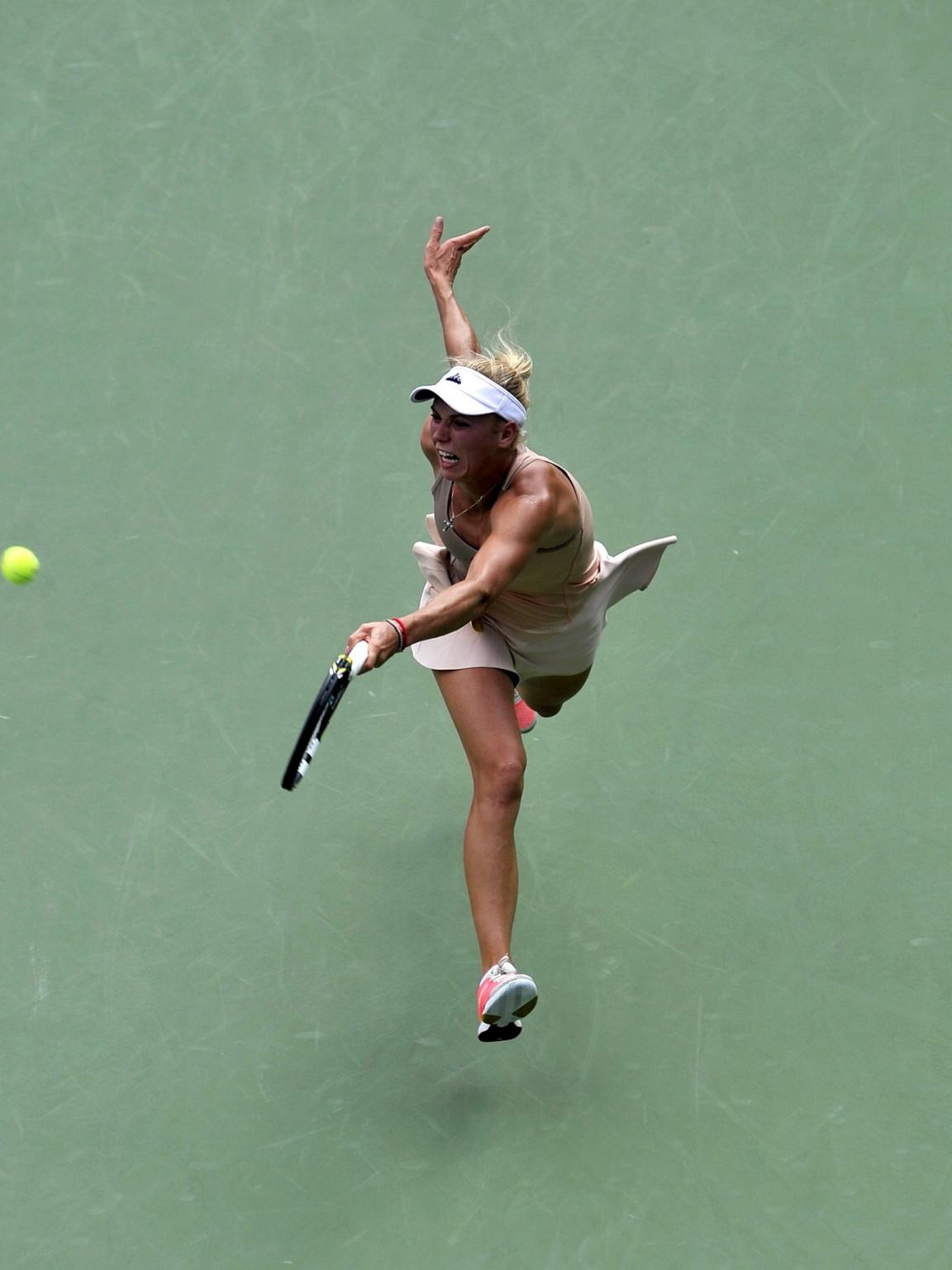 16P Caroline Wozniacki flashing her yellow panties at the US Open tennis tournament 