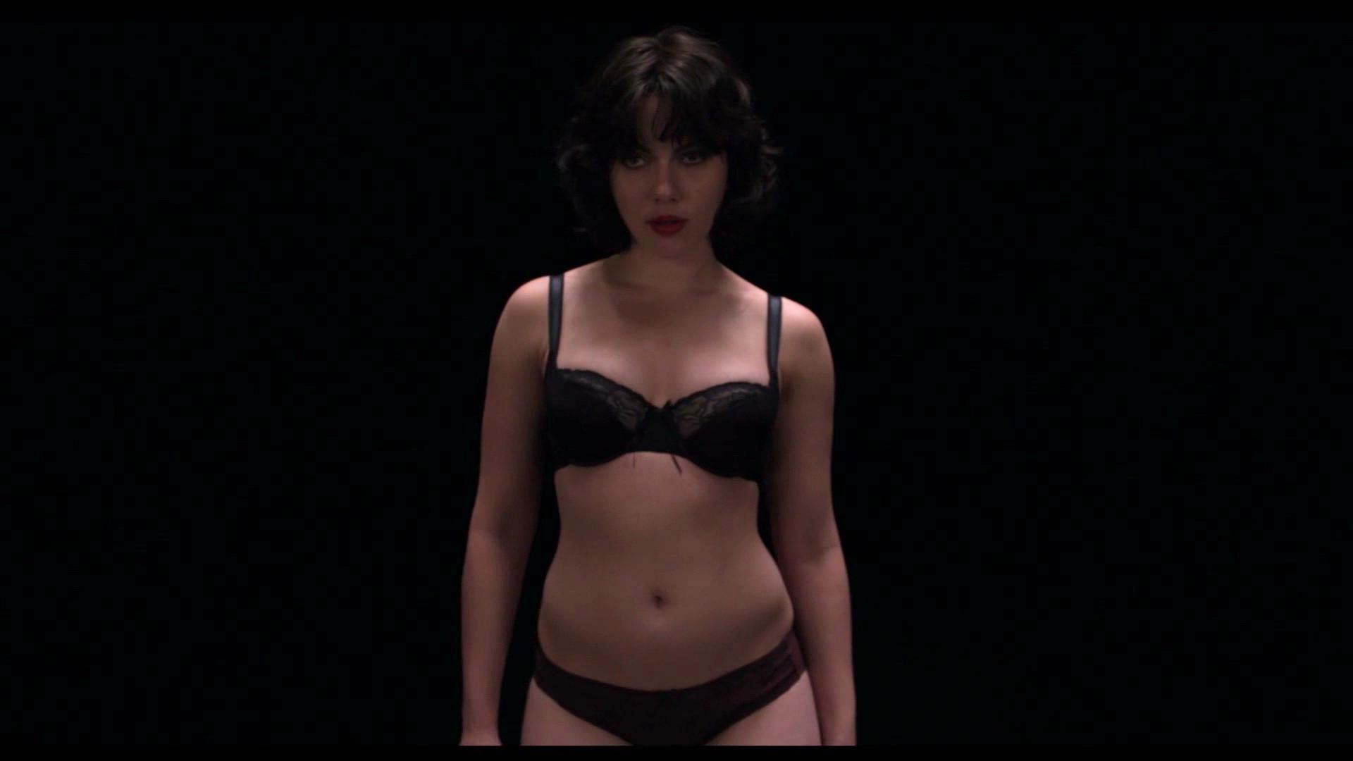 15P Scarlett Johansson  see her perfect nude tits and ass