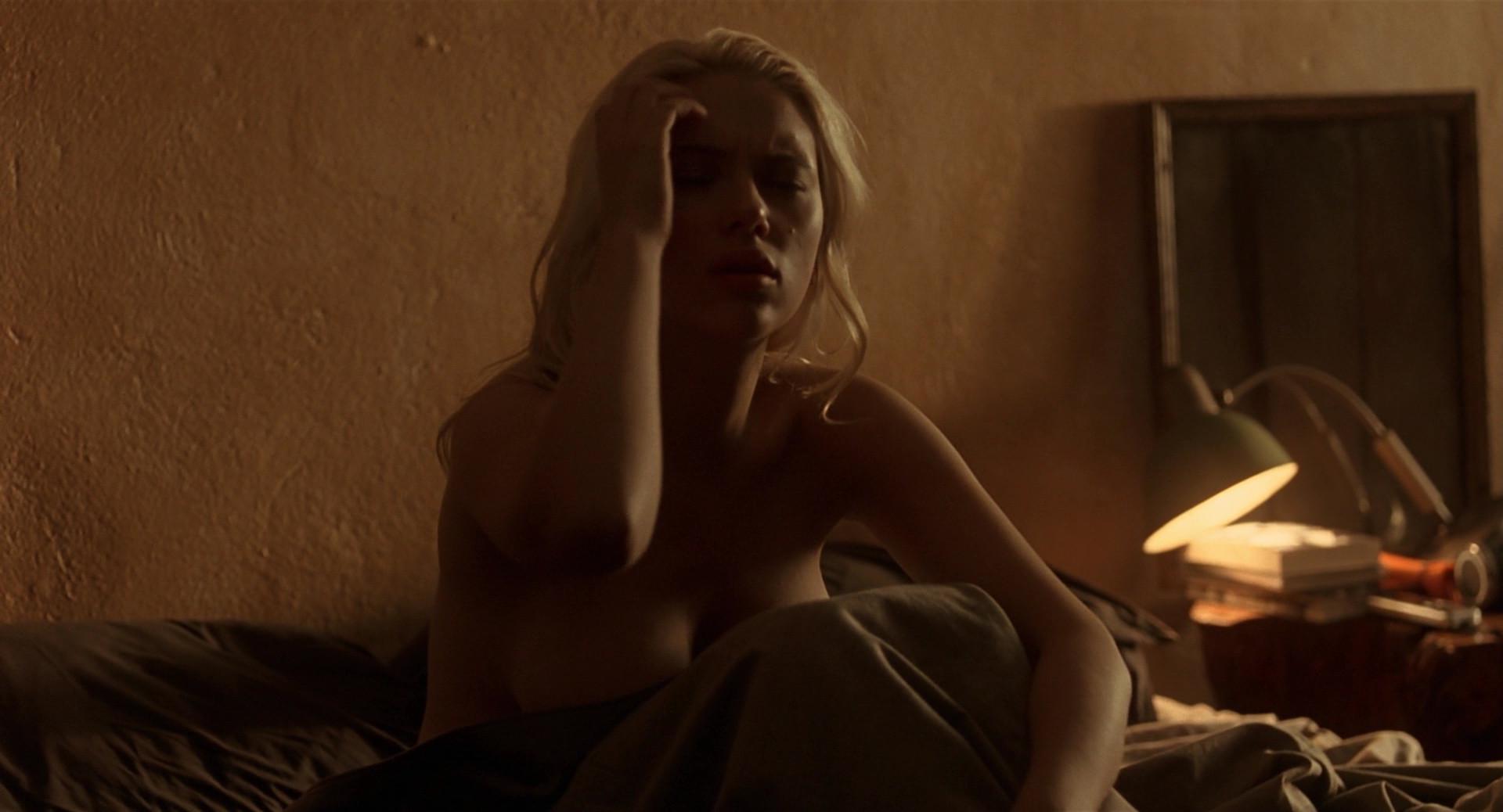 15P Scarlett Johansson  see her perfect nude tits and ass