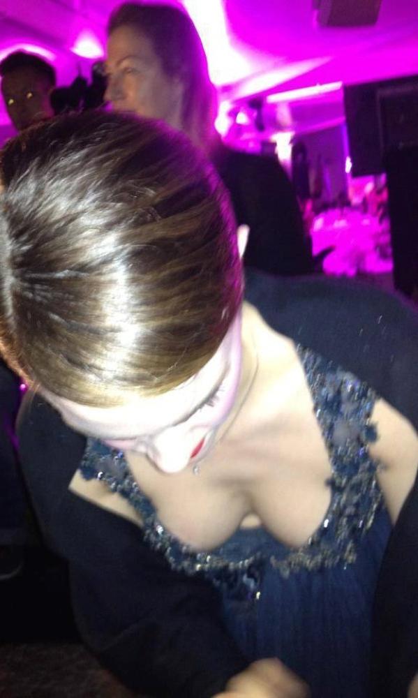 15P Emma Watson  nipple slips and other sexy paparazzi pictures