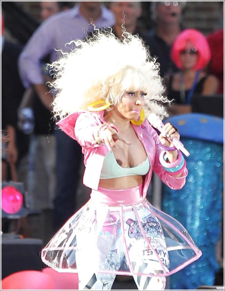 15P Ebony singer Nicki Minaj nude ass and nipple slips on stage
