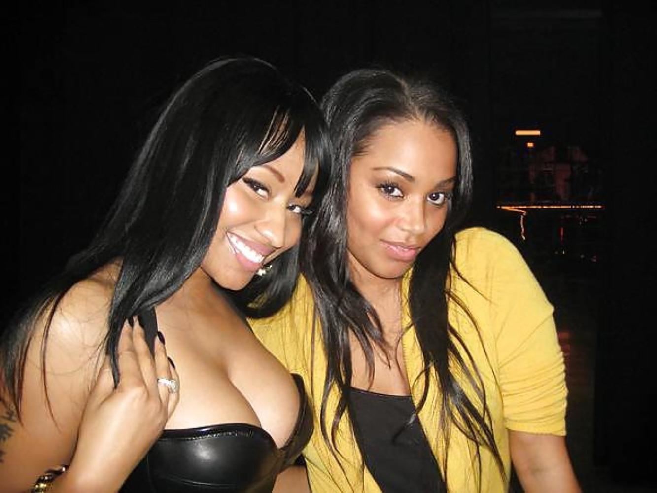 15P Ebony singer Nicki Minaj nude ass and nipple slips on stage