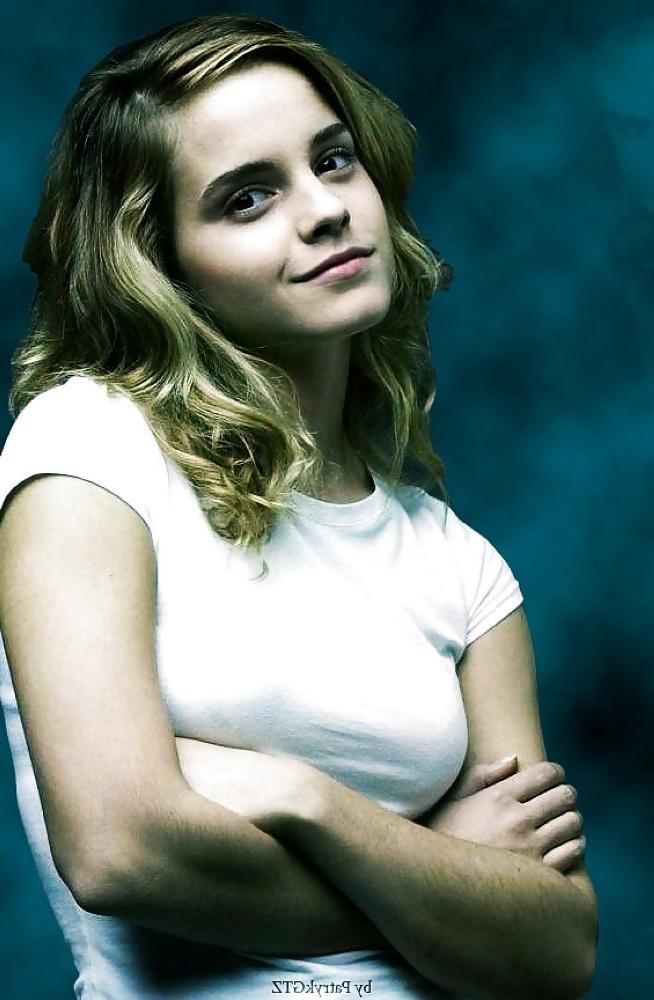 15P Emma Watson  see her pussy through panties