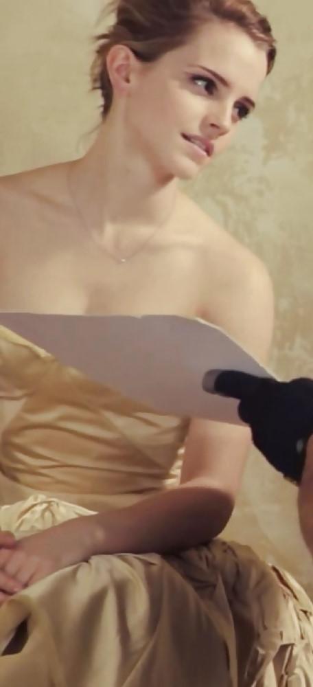 15P Emma Watson  see her pussy through panties