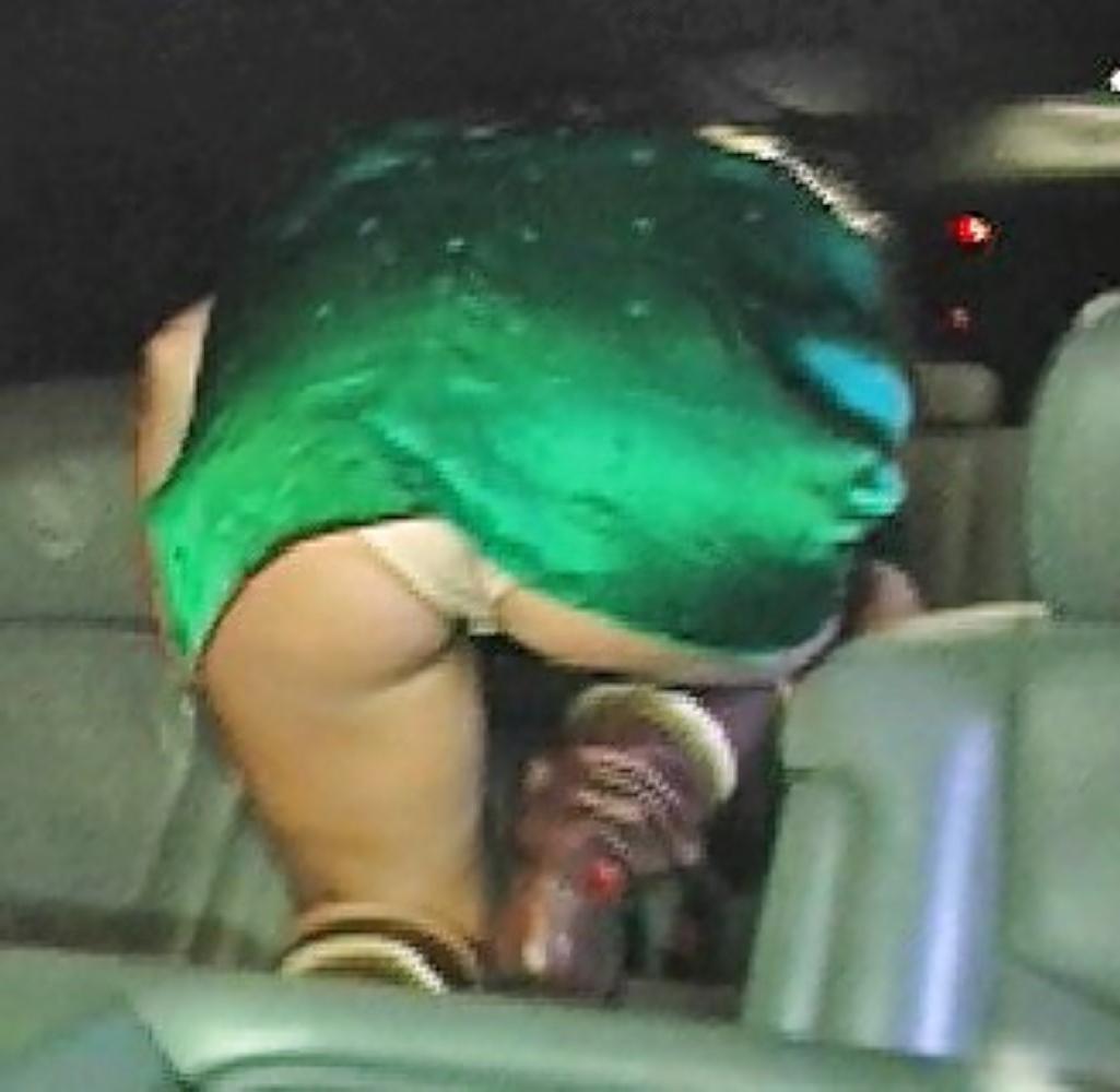 15P Britney Spears  nipple slip and other very sexy pictures