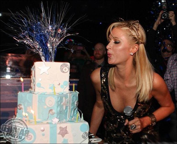 16P Paris Hilton  see her nude pussy  upskirt pictures