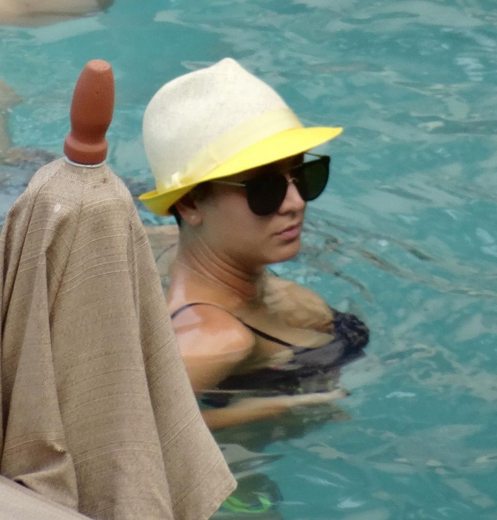 16P Kaley Cuoco busty wearing skimpy twopiece with her husband at the pool in Mexico