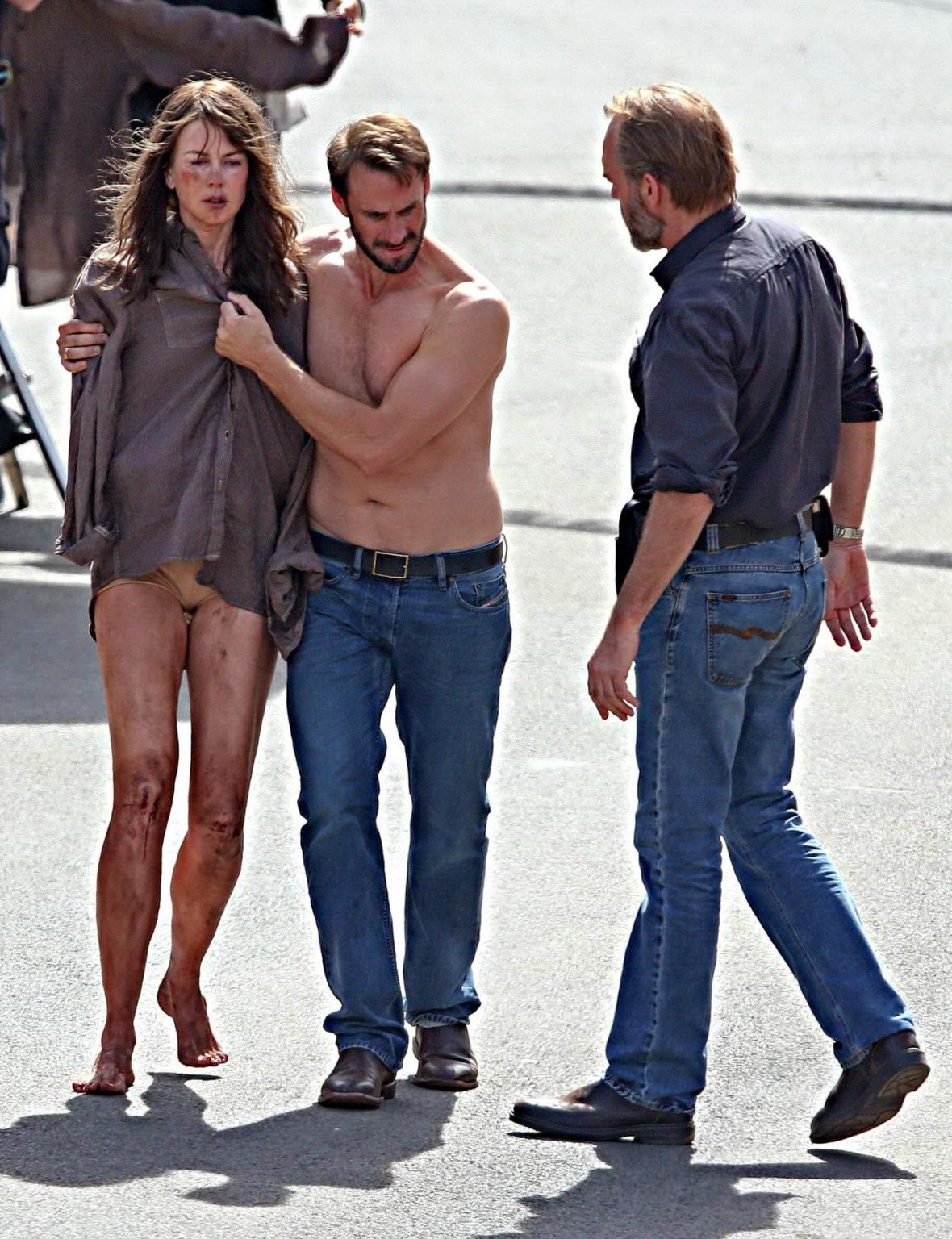 16P Nicole Kidman all dirty wearing panties and shirt on the Strangerland set in Can