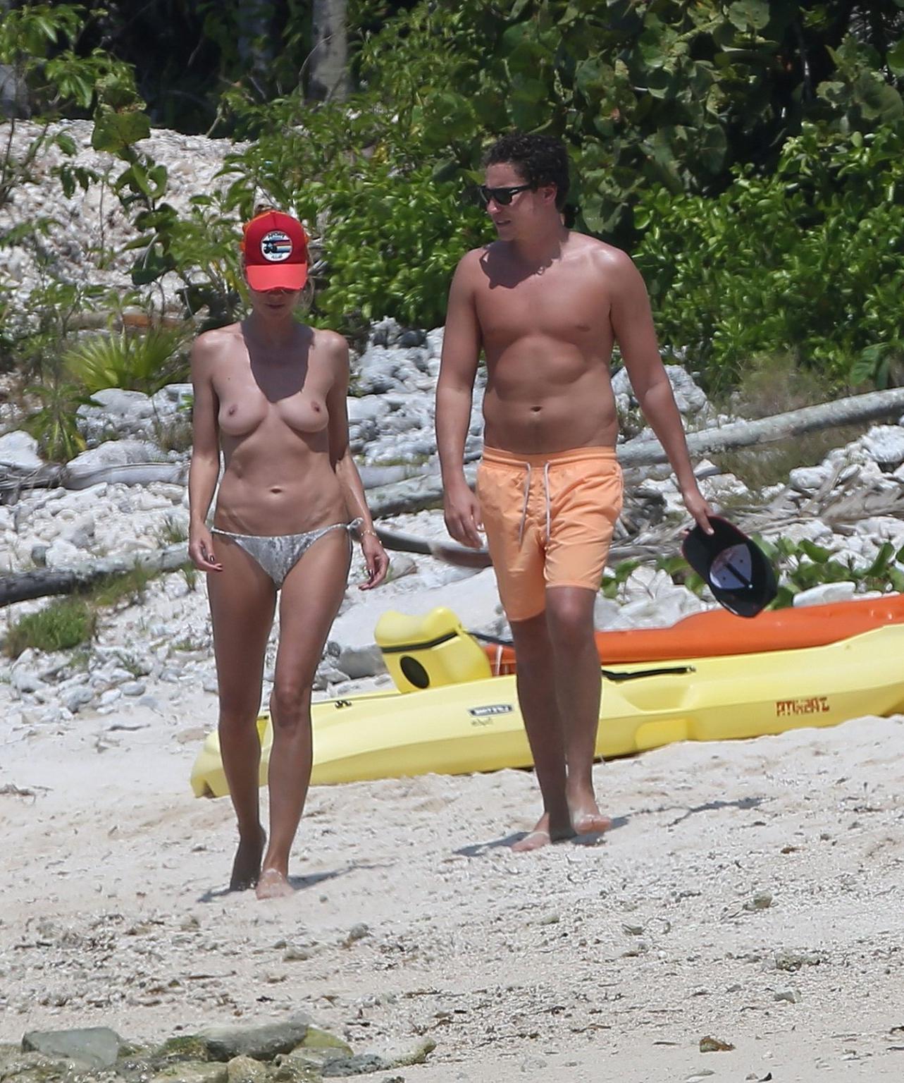 16P Heidi Klum teasing topless with her BF at the beach in Mexico
