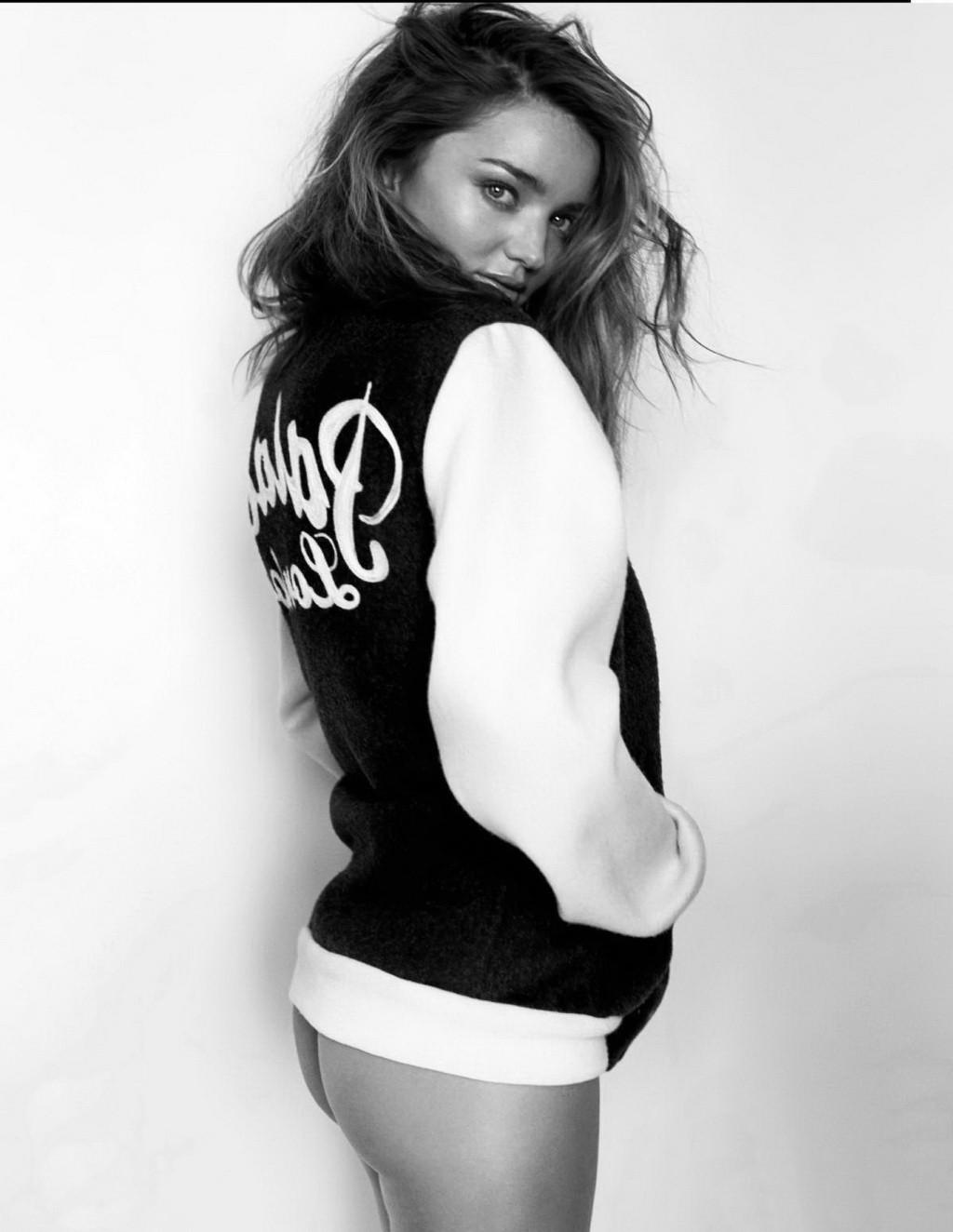 16P Miranda Kerr showing off her fully naked body for GQ UK Magazine