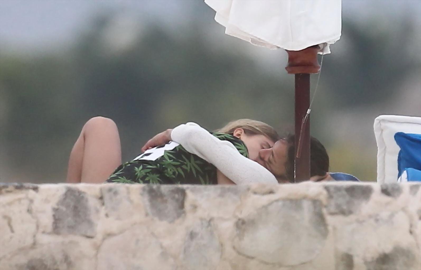 16P Michelle Rodriguez and Cara Delevingne cuddling and groping on the beach