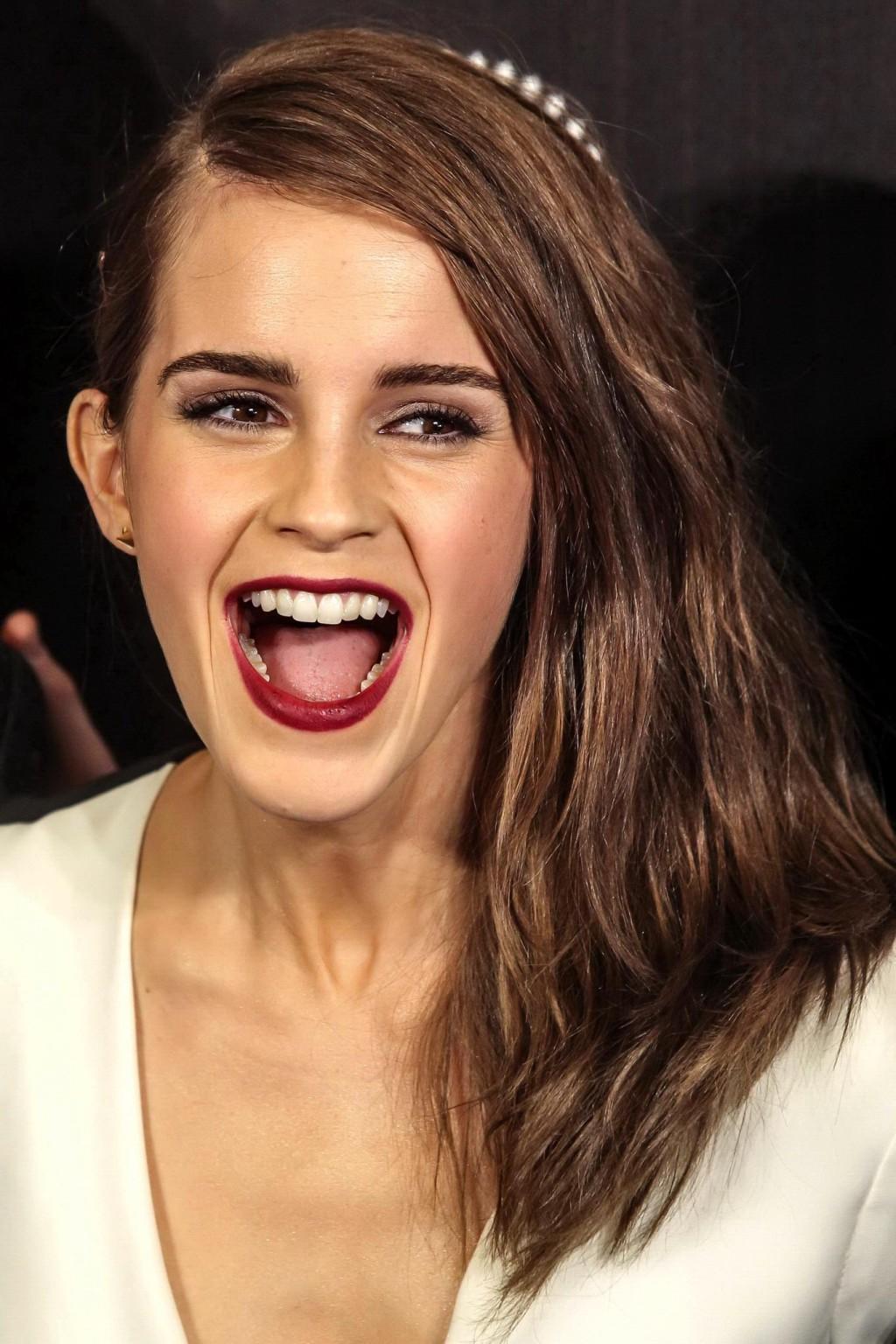 16P Emma Watson showing cleavage at the 'Noah' Premiere in Madrid