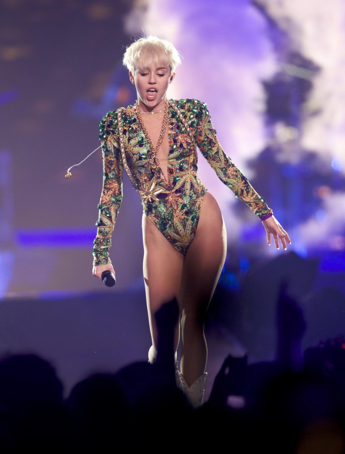 16P Miley Cyrus naughty performance in marijuana leaf print bodysuit during the Bang