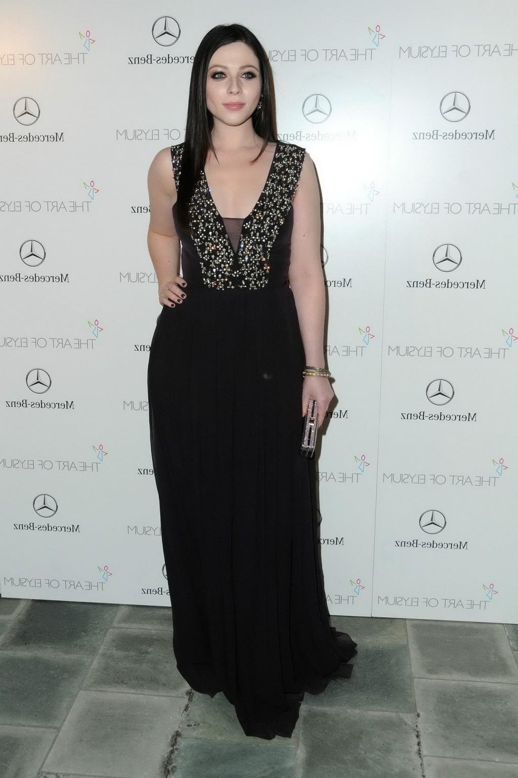 16P Michelle Trachtenberg braless showing big cleavage at 2014 Art of Elysium 7th An