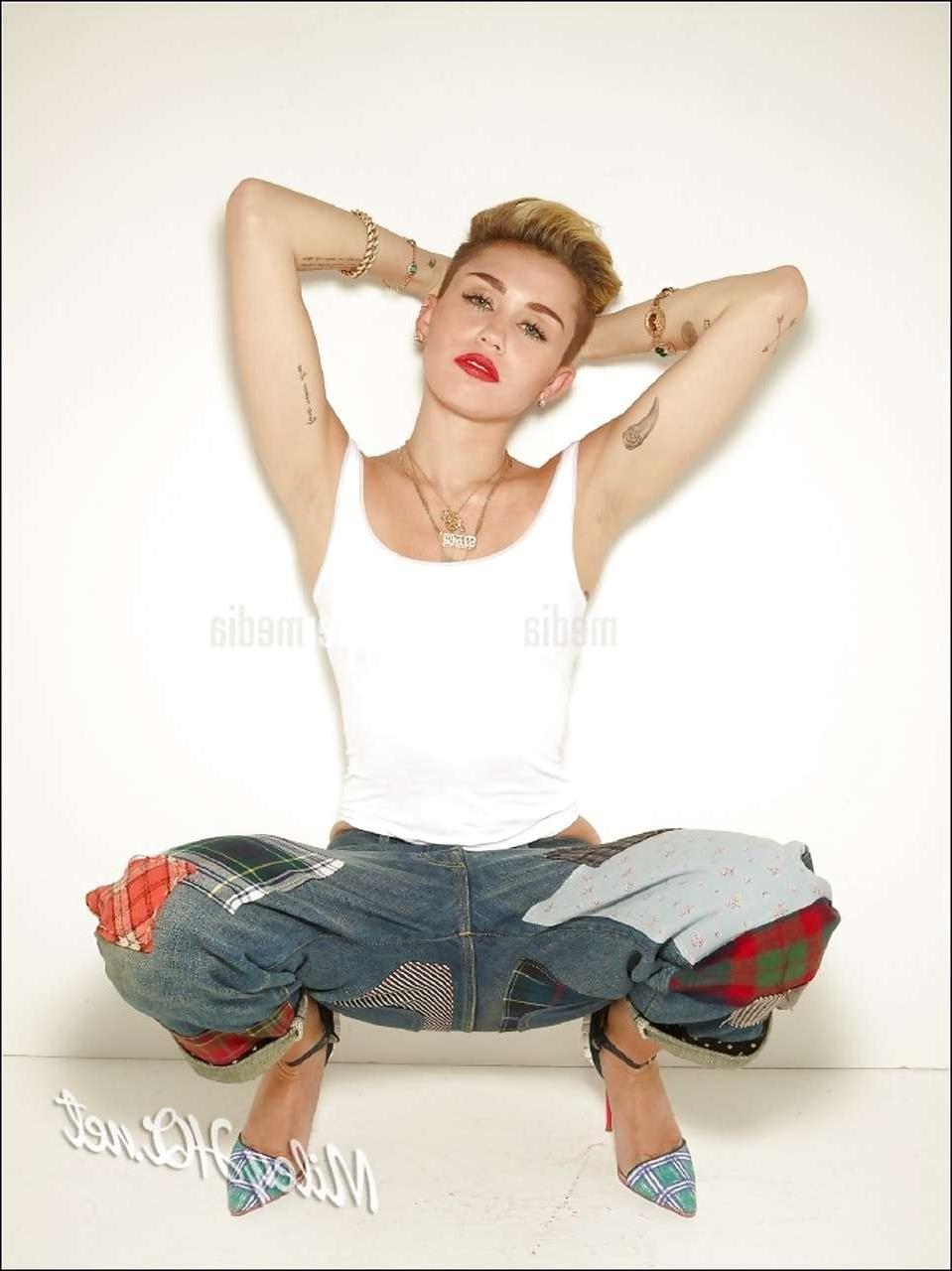 10P Miley Cyrus for the first time totally topless and nudity photos