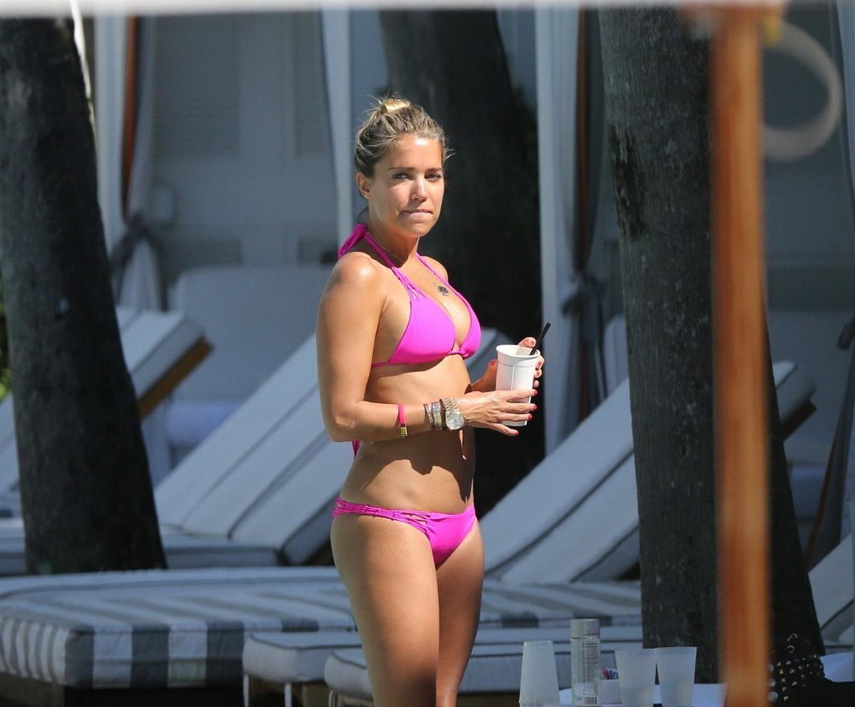 16P Sylvie van der Vaart wearing a sexy pink bikini on a beach in Miami