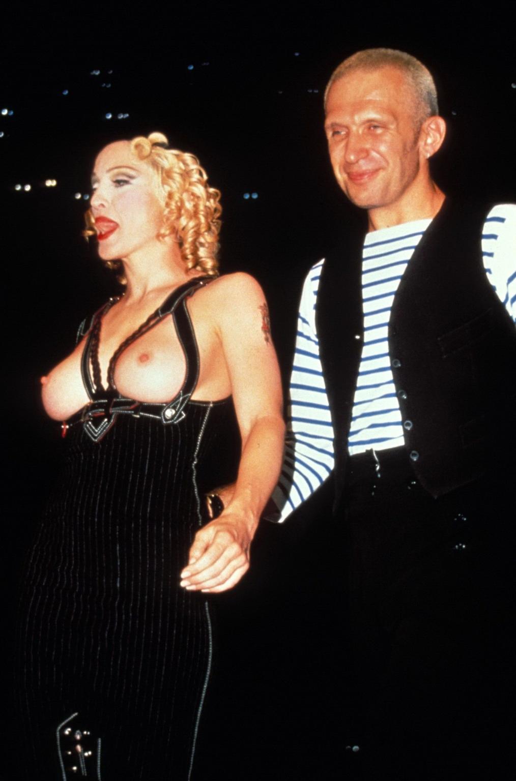 16P Madonna topless at the fashion show in Los Angeles