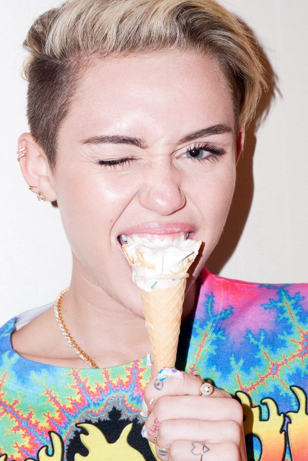 16P Miley Cyrus showing off her boobs  pussy in Terry Richardson photoshoot