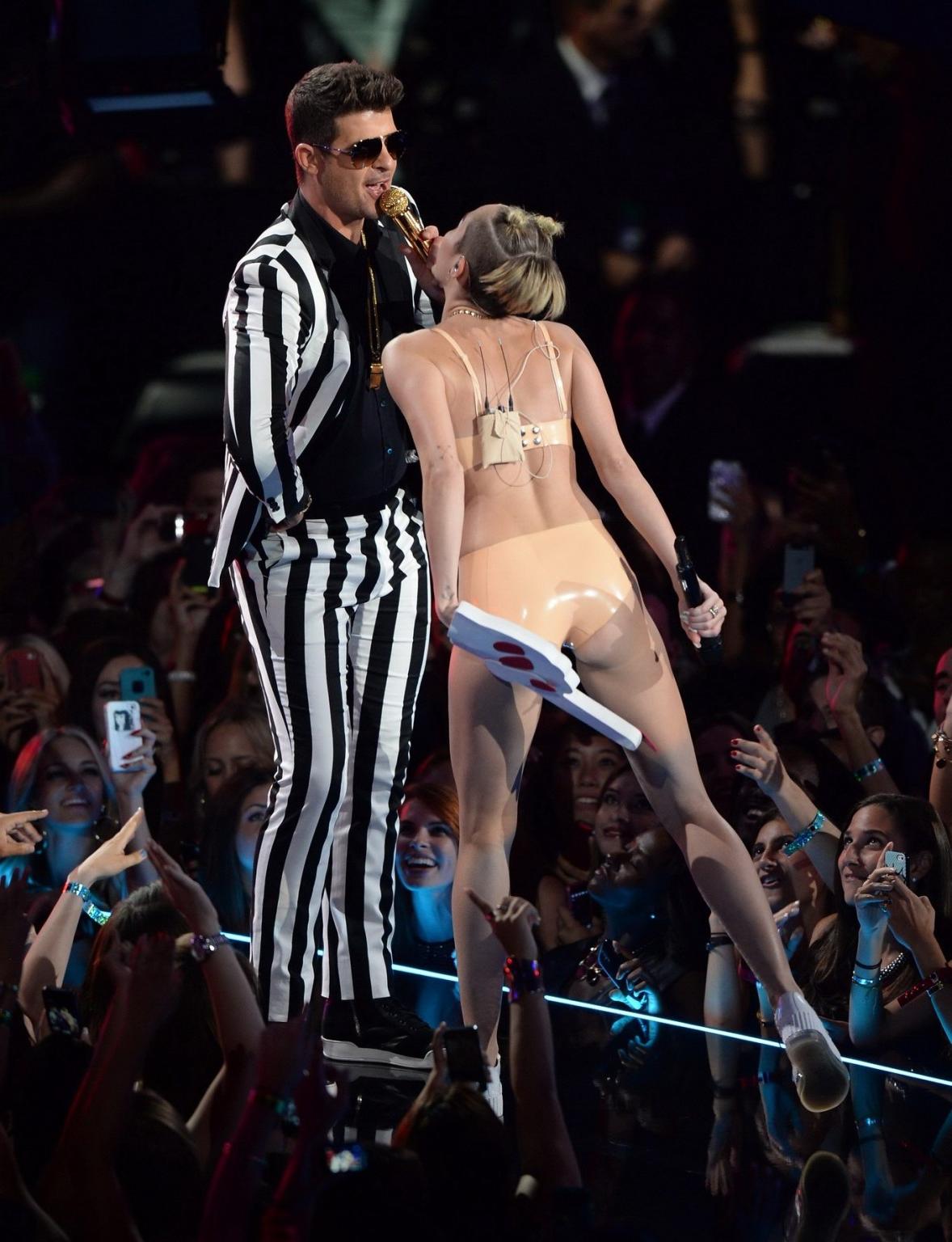 16P Miley Cyrus in latex undies getting humped on stage at the 2013 MTV Video Music 