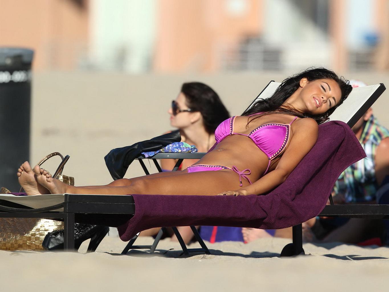 16P Nabilla Benattia and Ayem Nour wearing tiny bikinis while filming Hollywood Girl