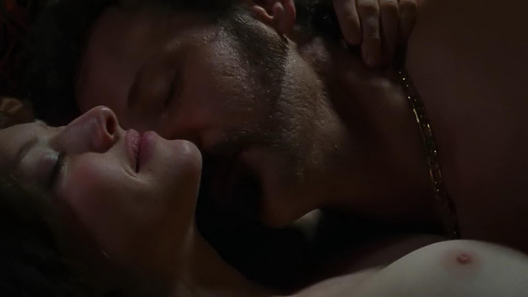 16P Amanda Seyfried gets fucked and flashing her bare boobs at the Lovelace set