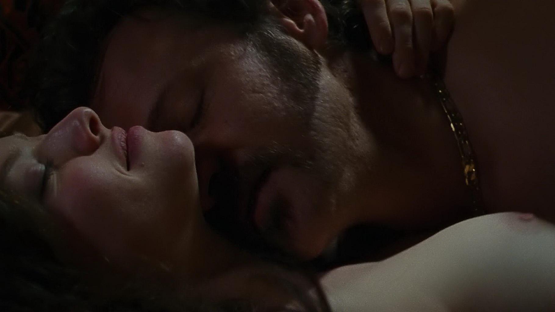 16P Amanda Seyfried gets fucked and flashing her bare boobs at the Lovelace set