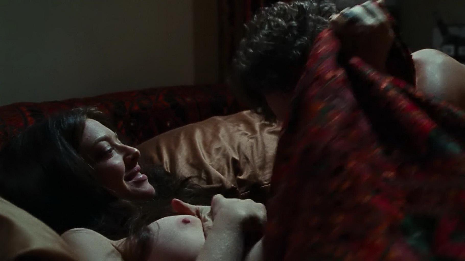 16P Amanda Seyfried gets fucked and flashing her bare boobs at the Lovelace set