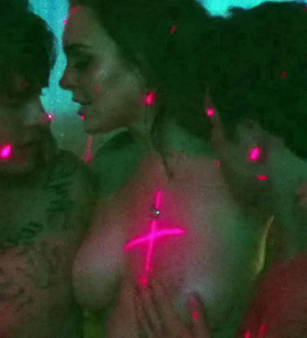 16P Busty Lindsay Lohan fully nude  getting nailed in 'The Canyons' caps