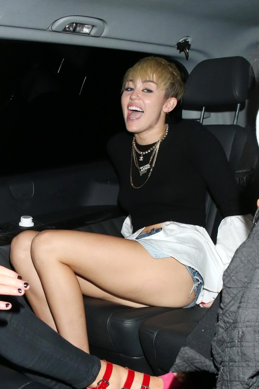 16P Miley Cyrus pussy slip outside The Box Club in London
