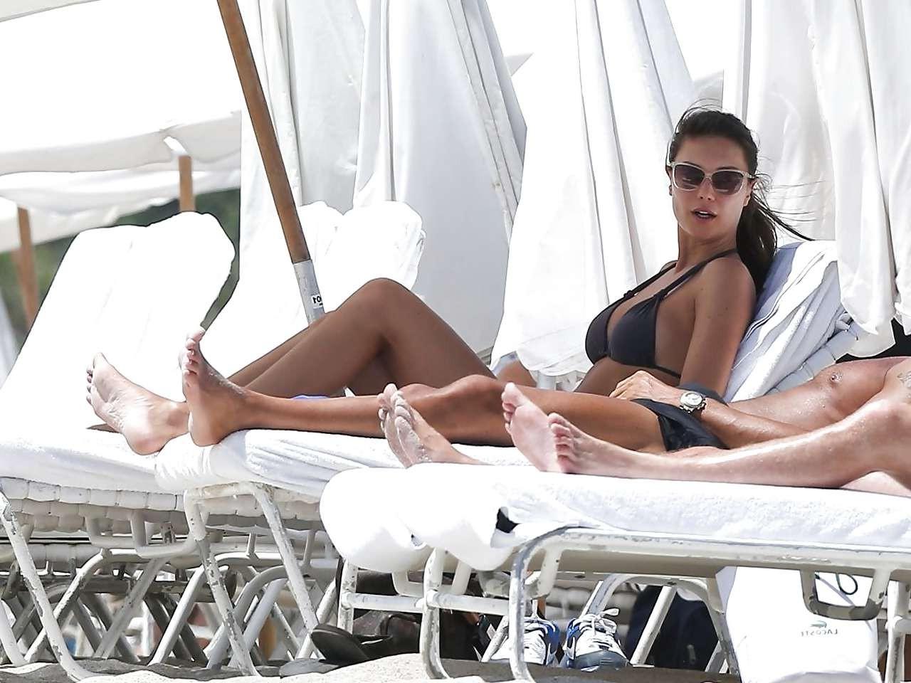 16P Julia Pereira exposing perfect body and nice ass in bikini