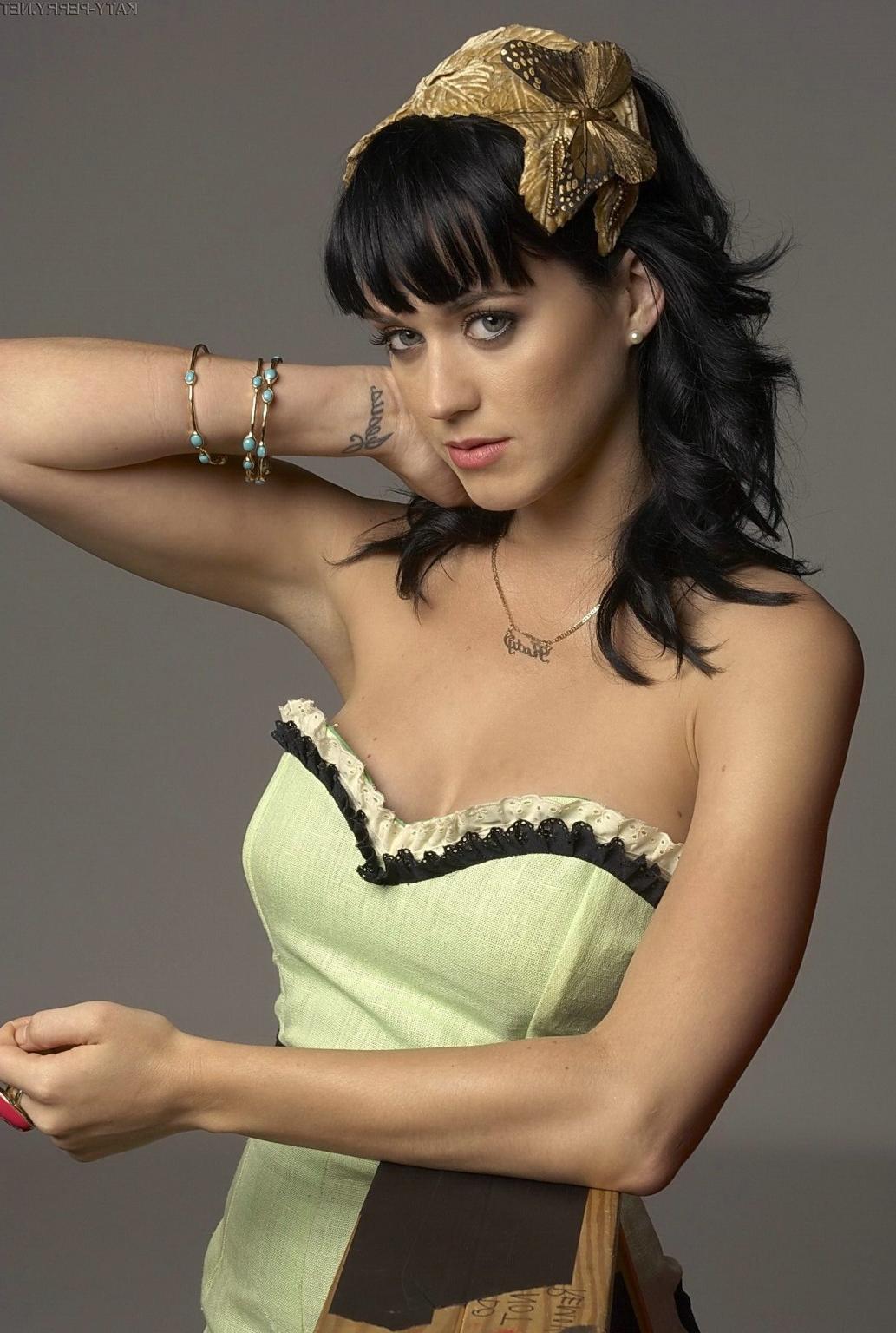 16P Katy Perry busty and leggy wearing green tube bodysuit at the photoshoot by Greg