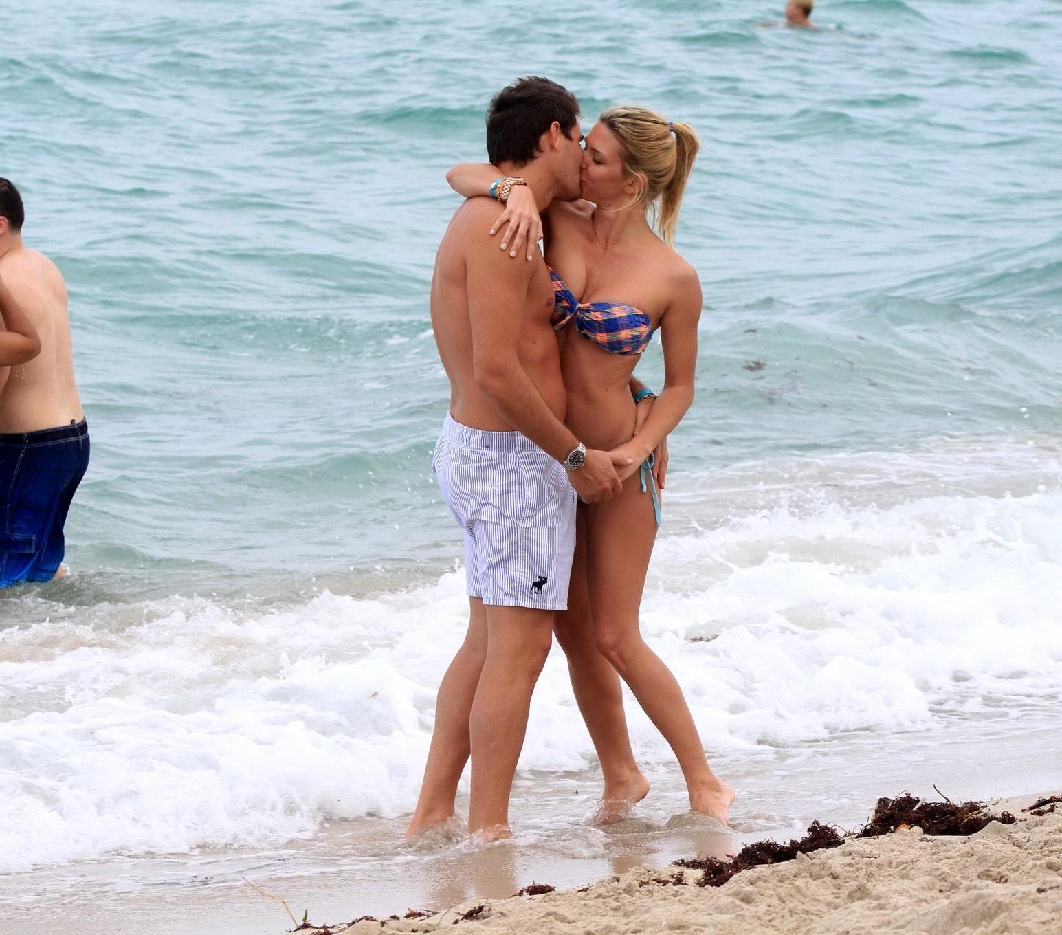 16P Sofia Zamolo in a thong bikini making out with her boyfriend in Miami Beach