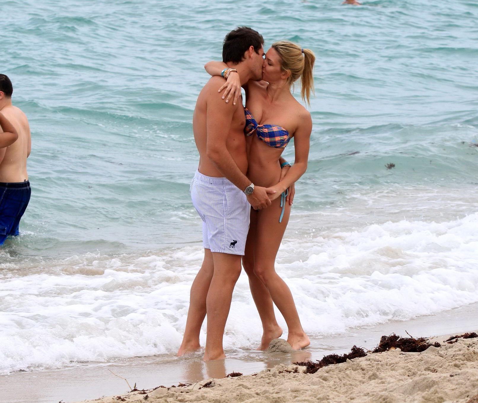 16P Sofia Zamolo in a thong bikini making out with her boyfriend in Miami Beach