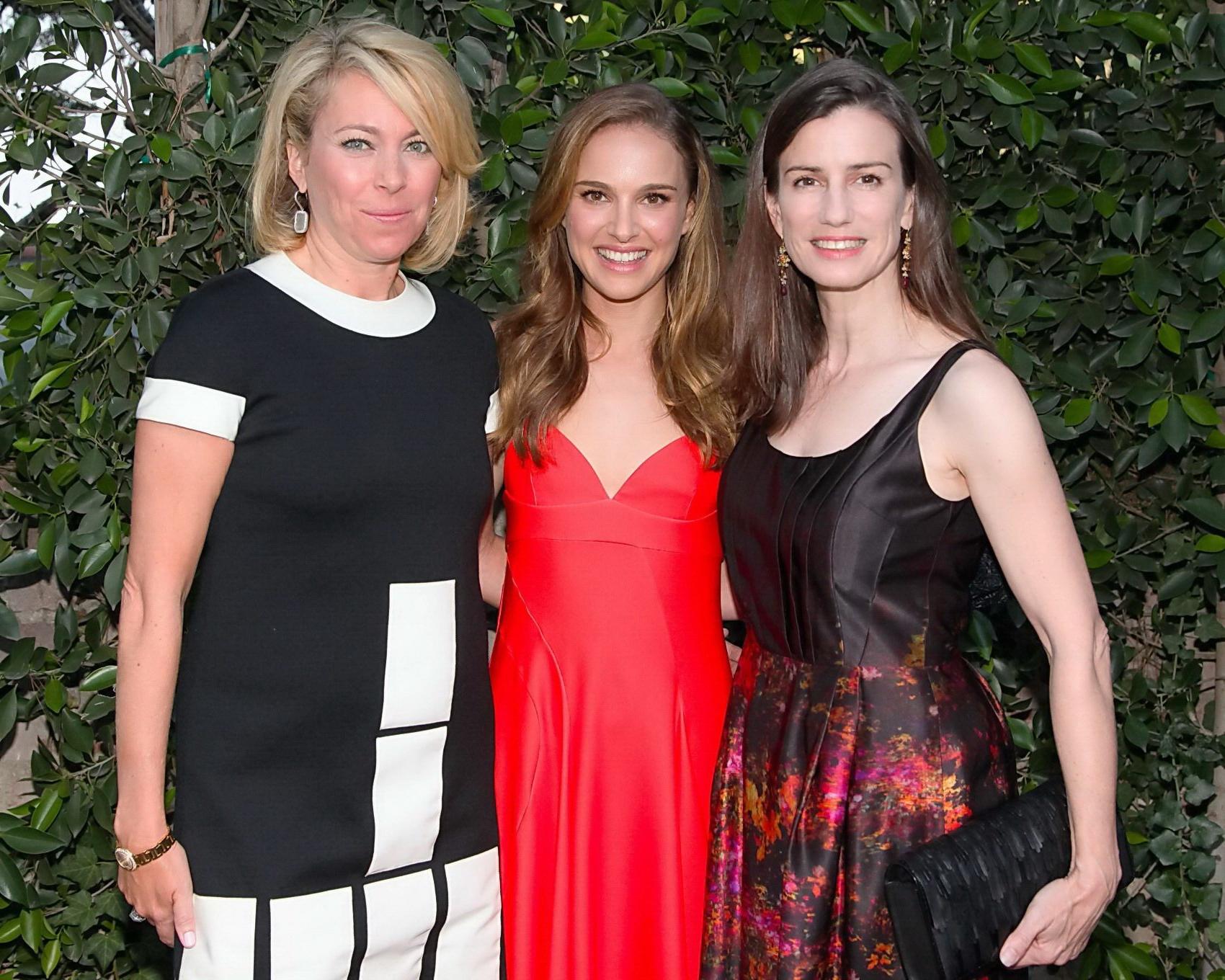 16P Natalie Portman showing big cleavage in a red hot maxi dress at the 2013 Los Ang