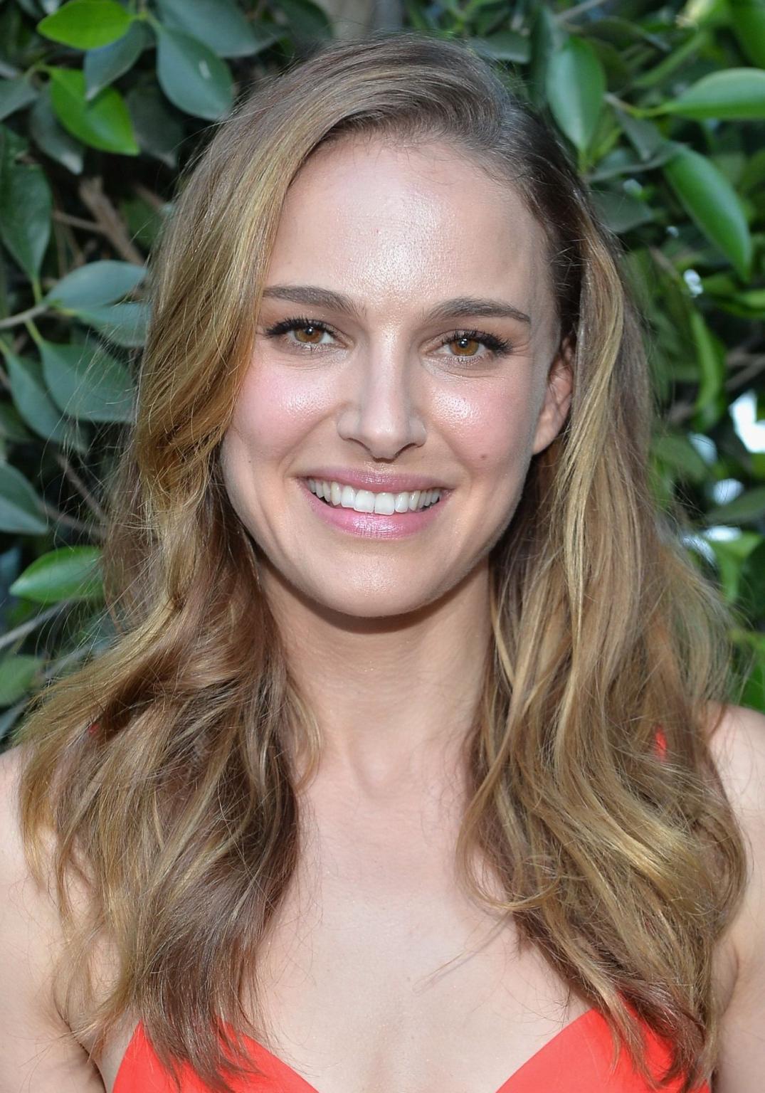 16P Natalie Portman showing big cleavage in a red hot maxi dress at the 2013 Los Ang