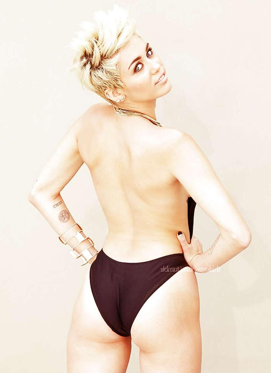 16P Miley Cyrus looking very sexy and hot in black bikini