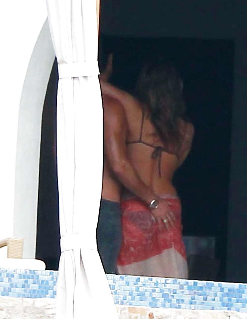 16P Jennifer Aniston looking very sexy and hot in bikini