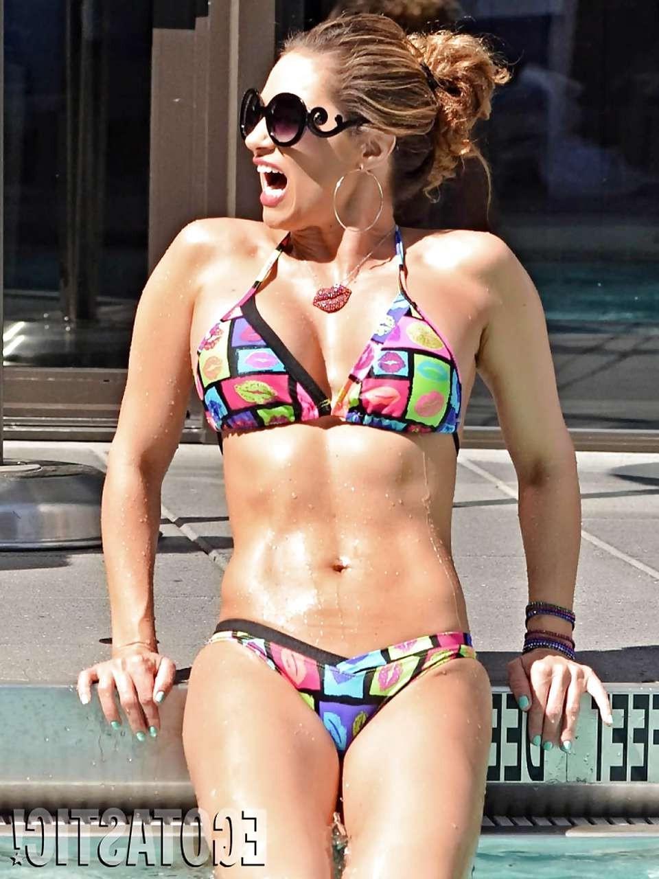 16P Jennifer Nicole Lee hot and sexy body in bikini on beach