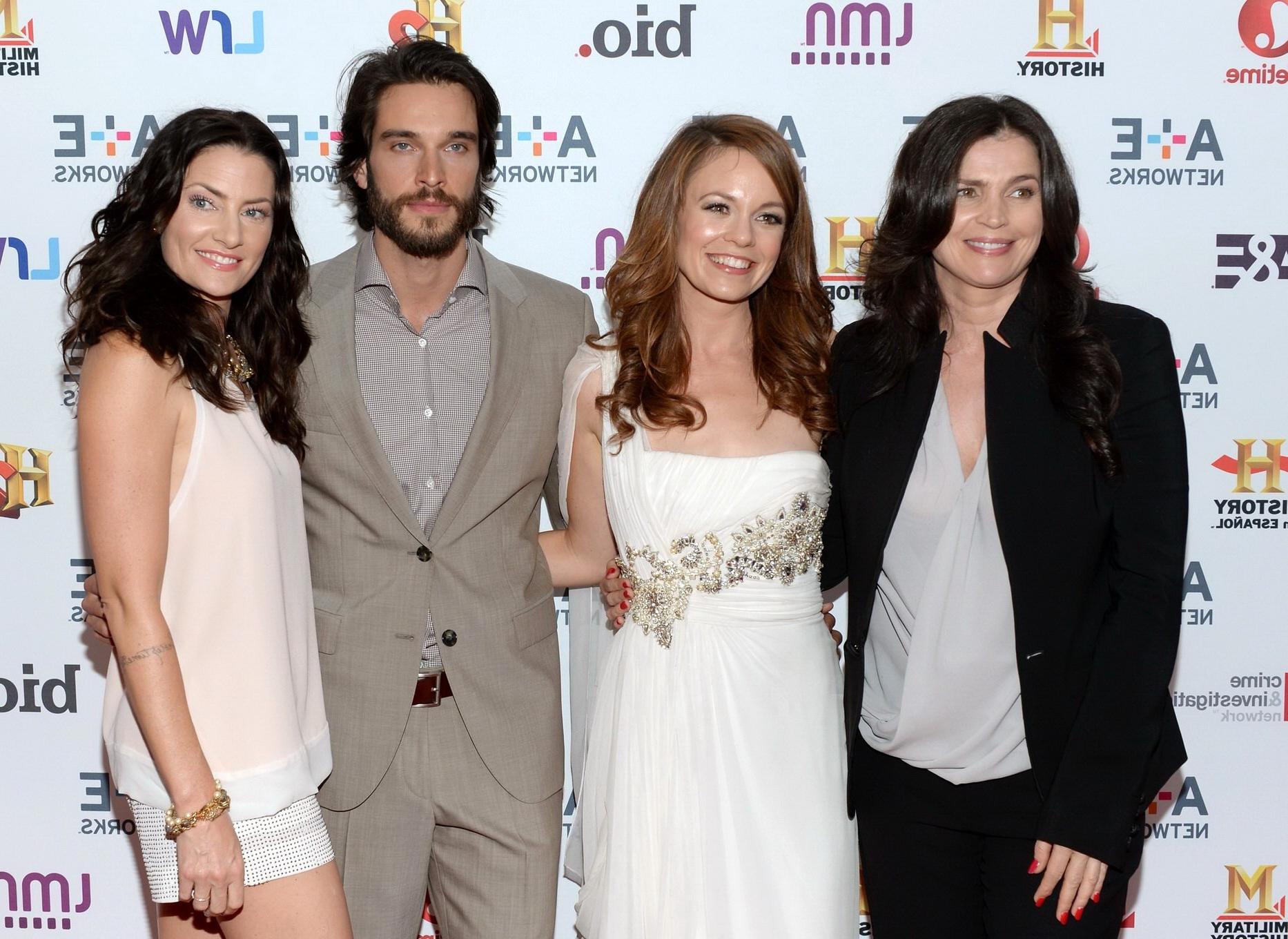16P Madchen Amick leggy wearing shorts at the  A E Networks Upfront in NYC