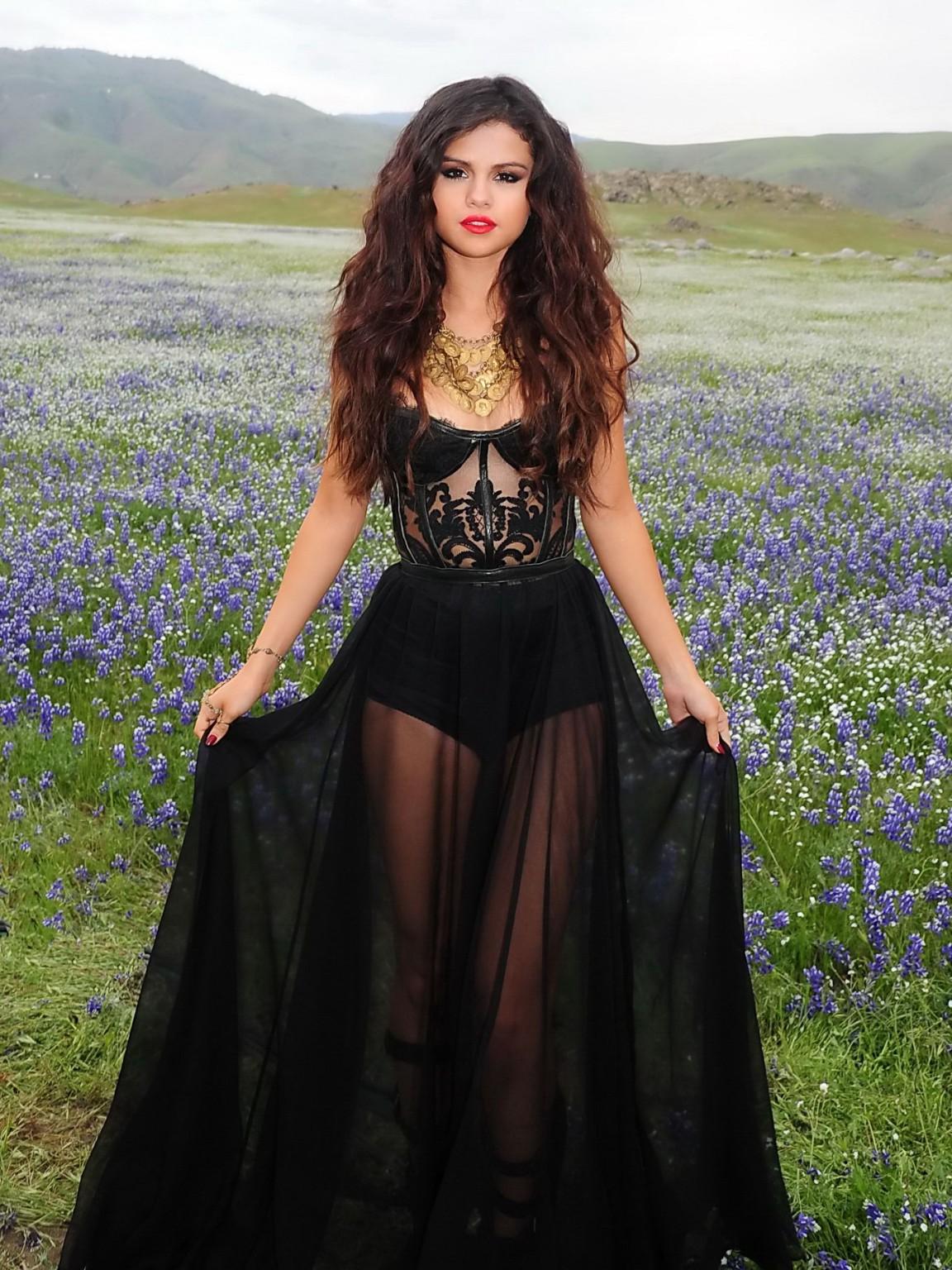 16P Selena Gomez see-through to underwear while filming new music video