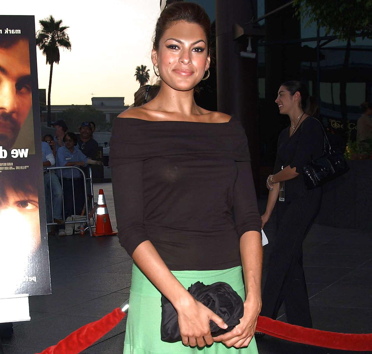 16P Eva Mendes very sexy see thru and nipple slip photos