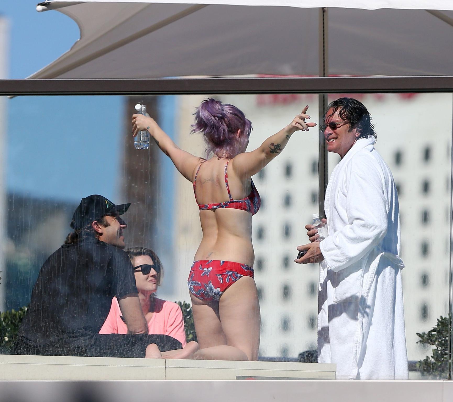 16P Kelly Osbourne showing off her chubby bikini body in Sydney
