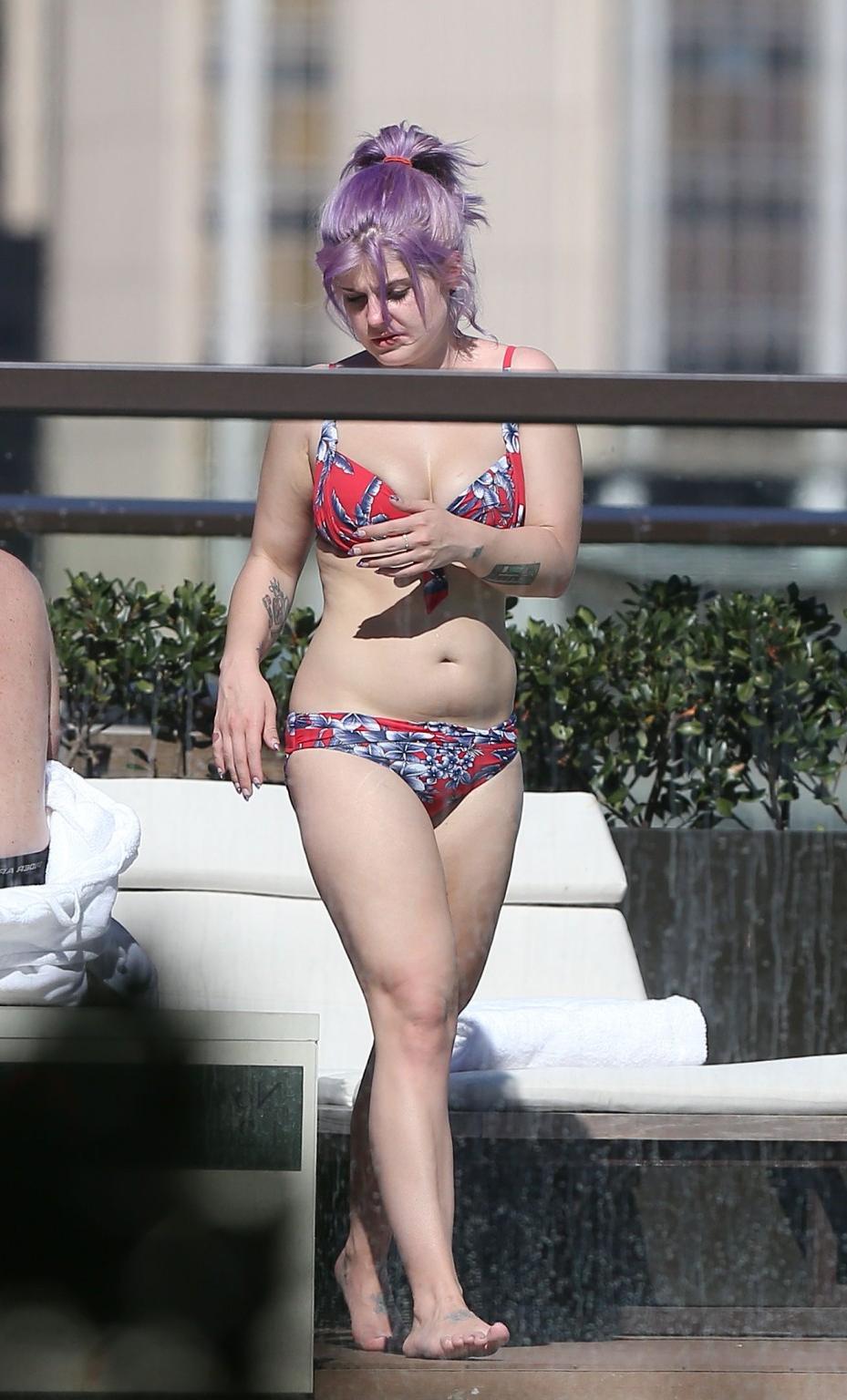 16P Kelly Osbourne showing off her chubby bikini body in Sydney